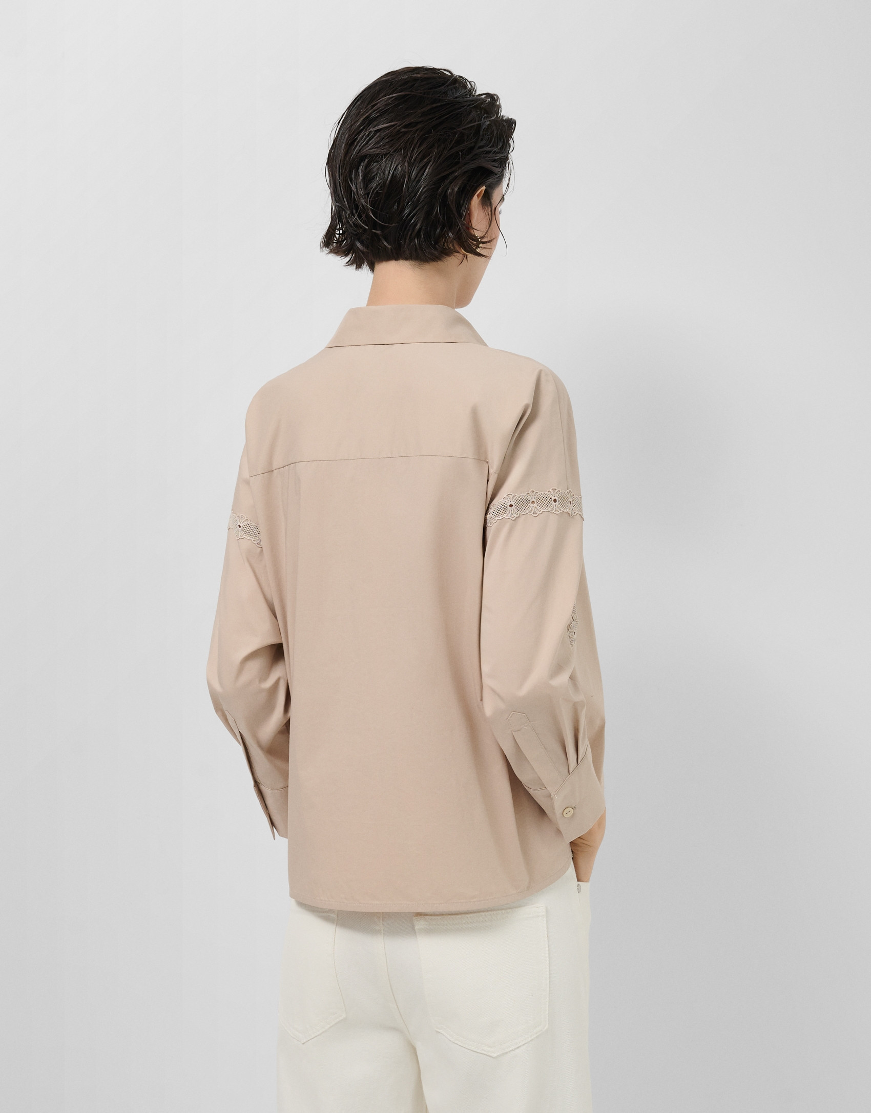 Oversized camel shirt with lace trim - Woman | Roberto Verino