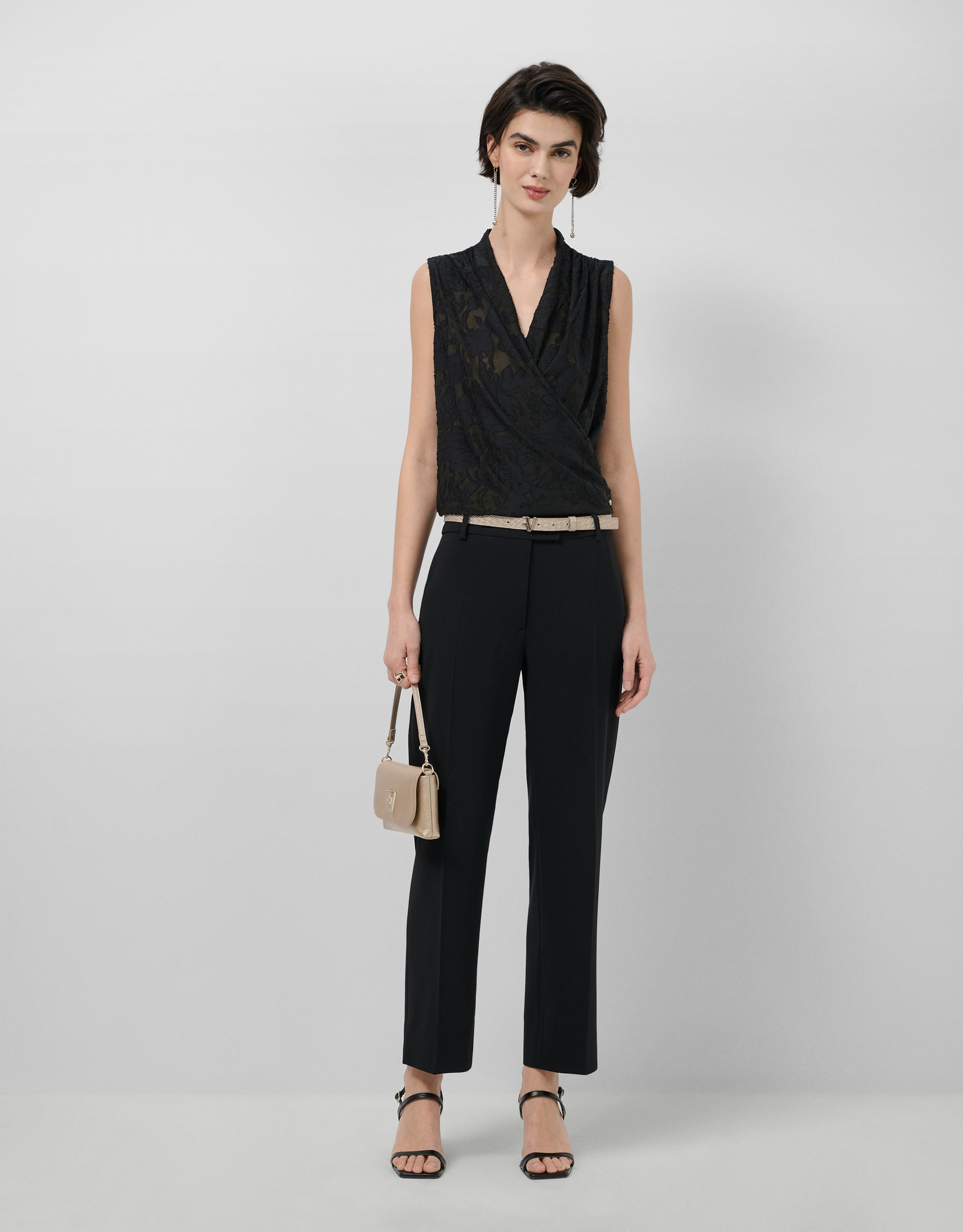 Black devoré knit crossover sleeveless T-shirt | Roberto Verino