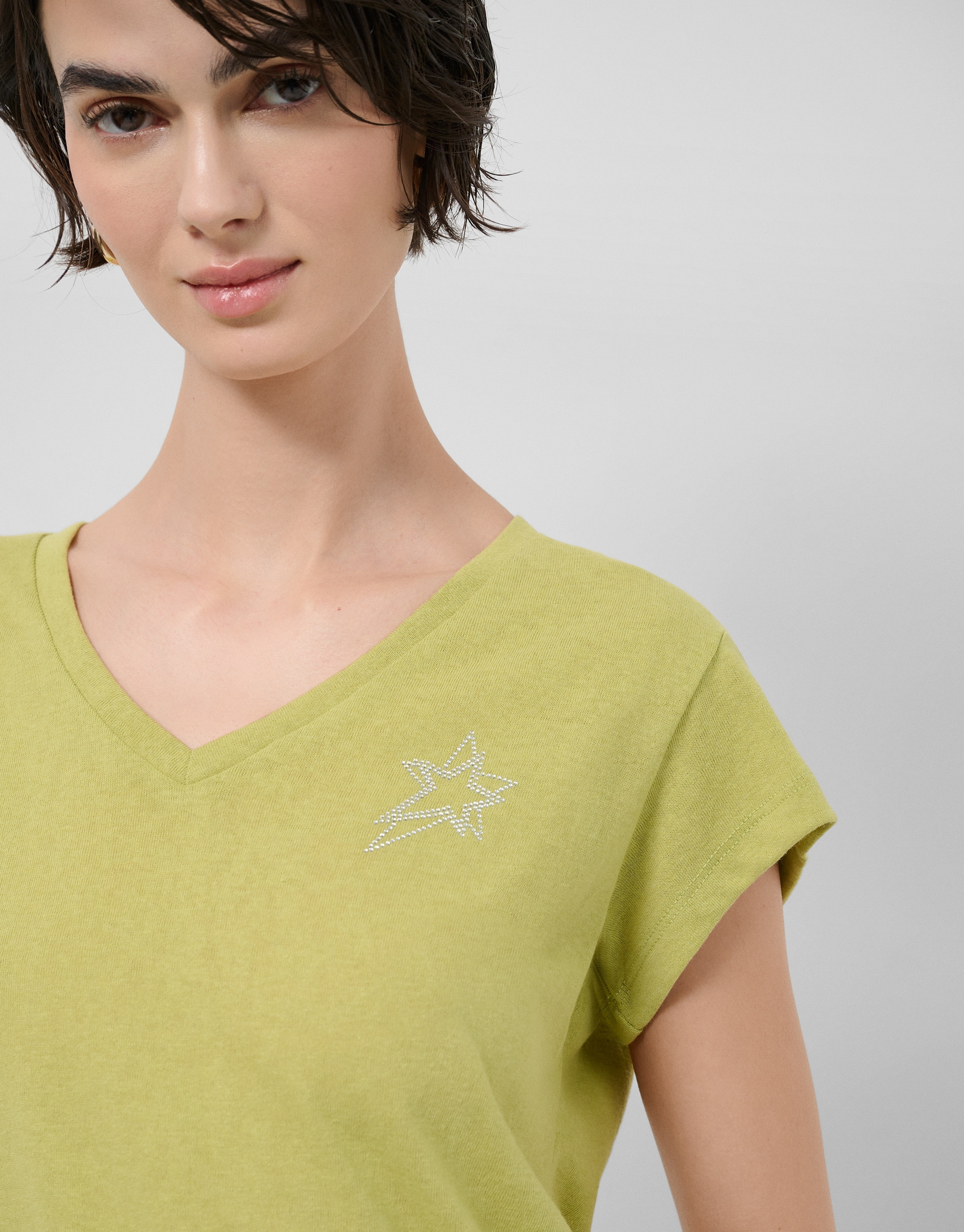 Camiseta cuello pico punto algodón ligero verde | Roberto Verino