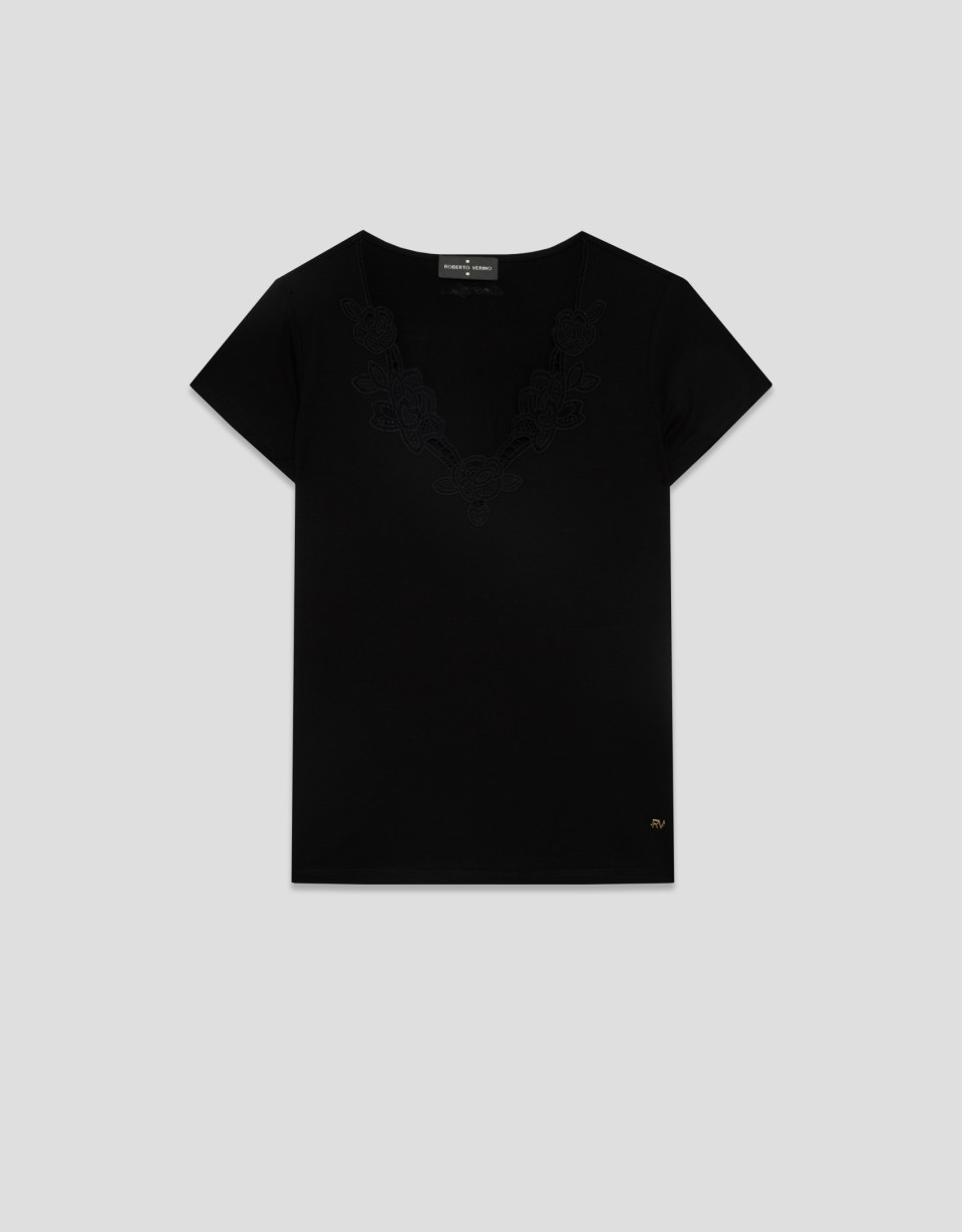 Camiseta manga corta escote bordado negra | Roberto Verino