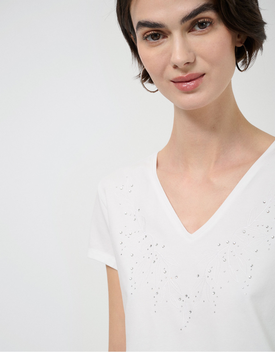 Camiseta manga corta blanca bordado escote | Roberto Verino