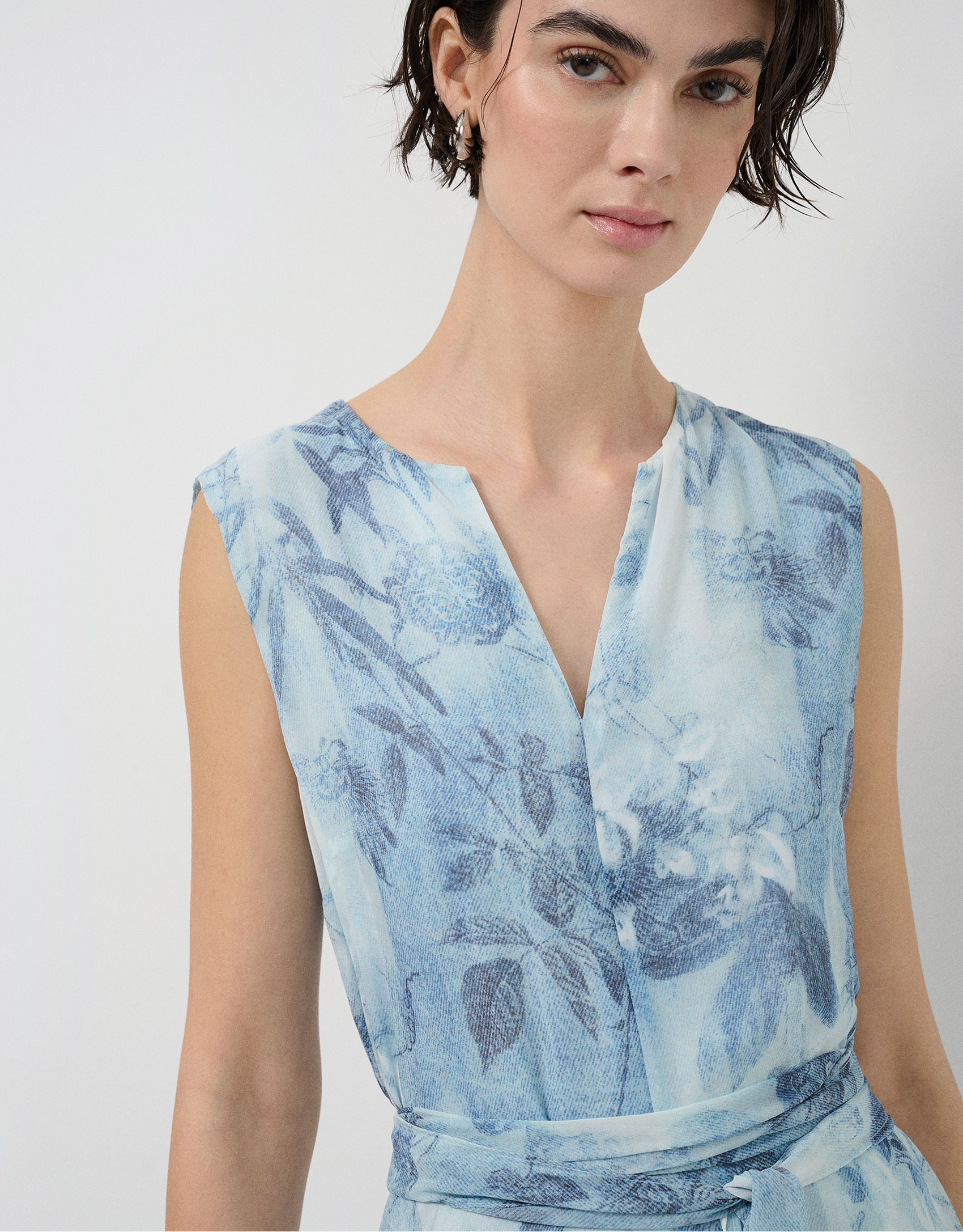 Lightweight blue midi sleeveless dress - Woman | Roberto Verino