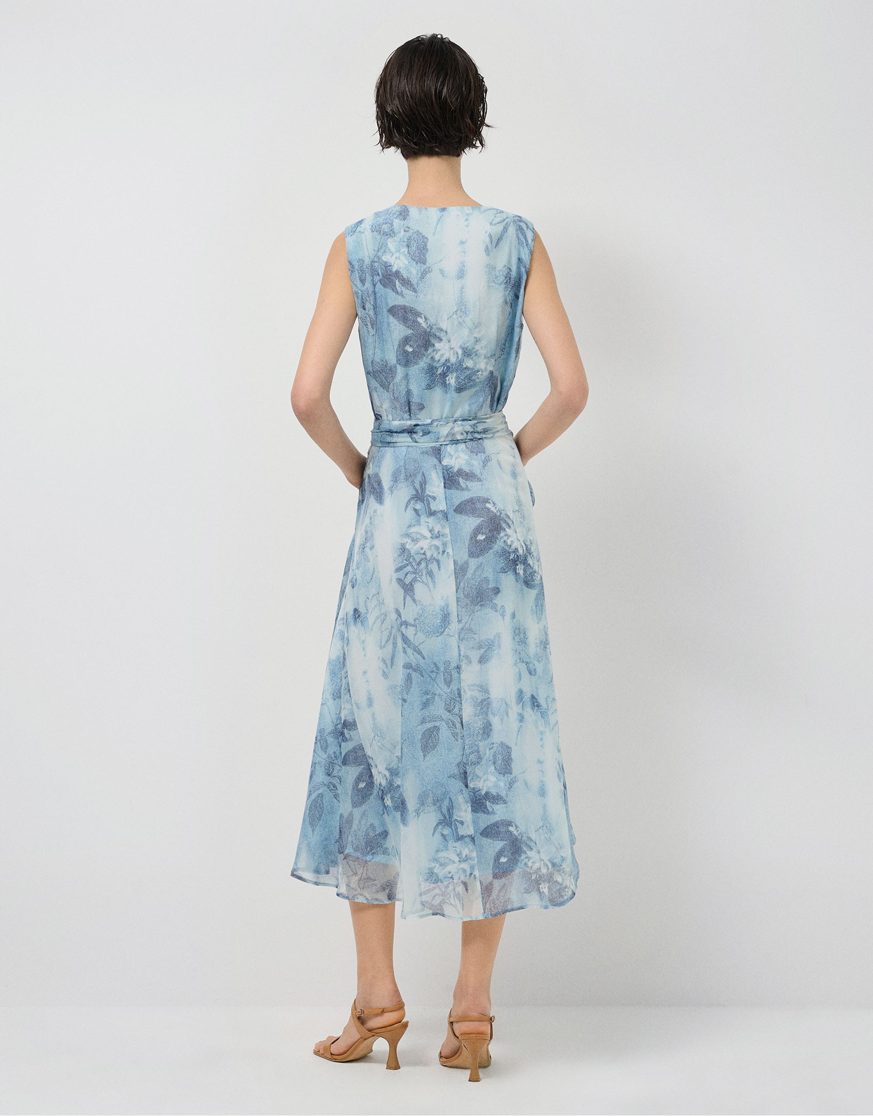 Lightweight blue midi sleeveless dress - Woman | Roberto Verino