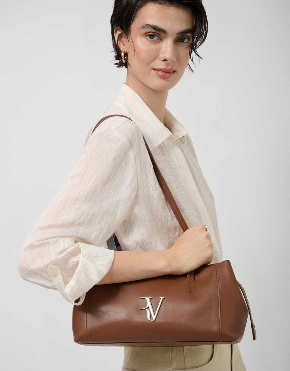 Megan Zipper shoulder bag in light brown leather | Roberto Verino