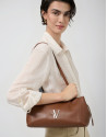 Megan Zipper shoulder bag in light brown leather | Roberto Verino