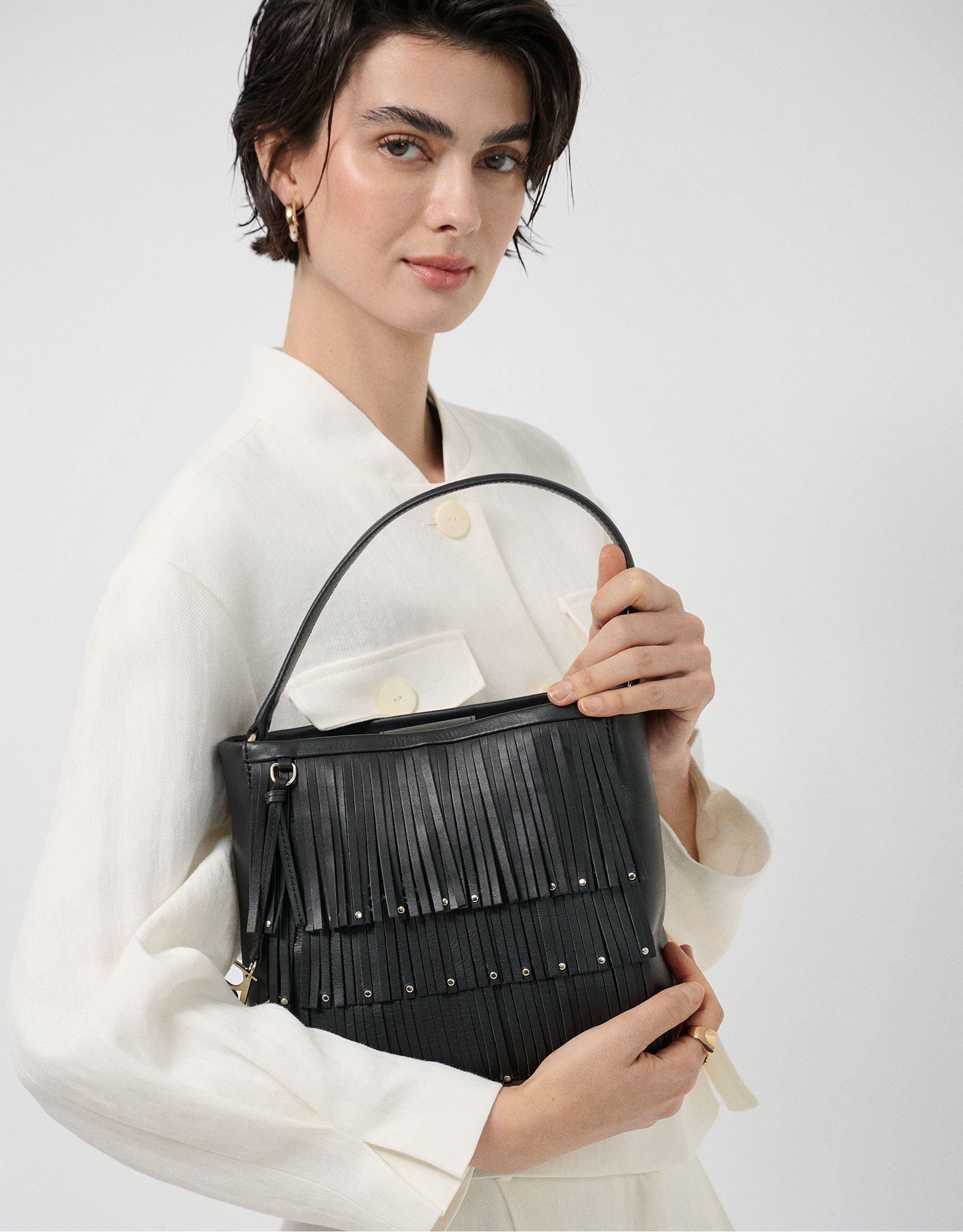 Bolso hobo Chloe piel negra con flecos - Mujer | Roberto Verino