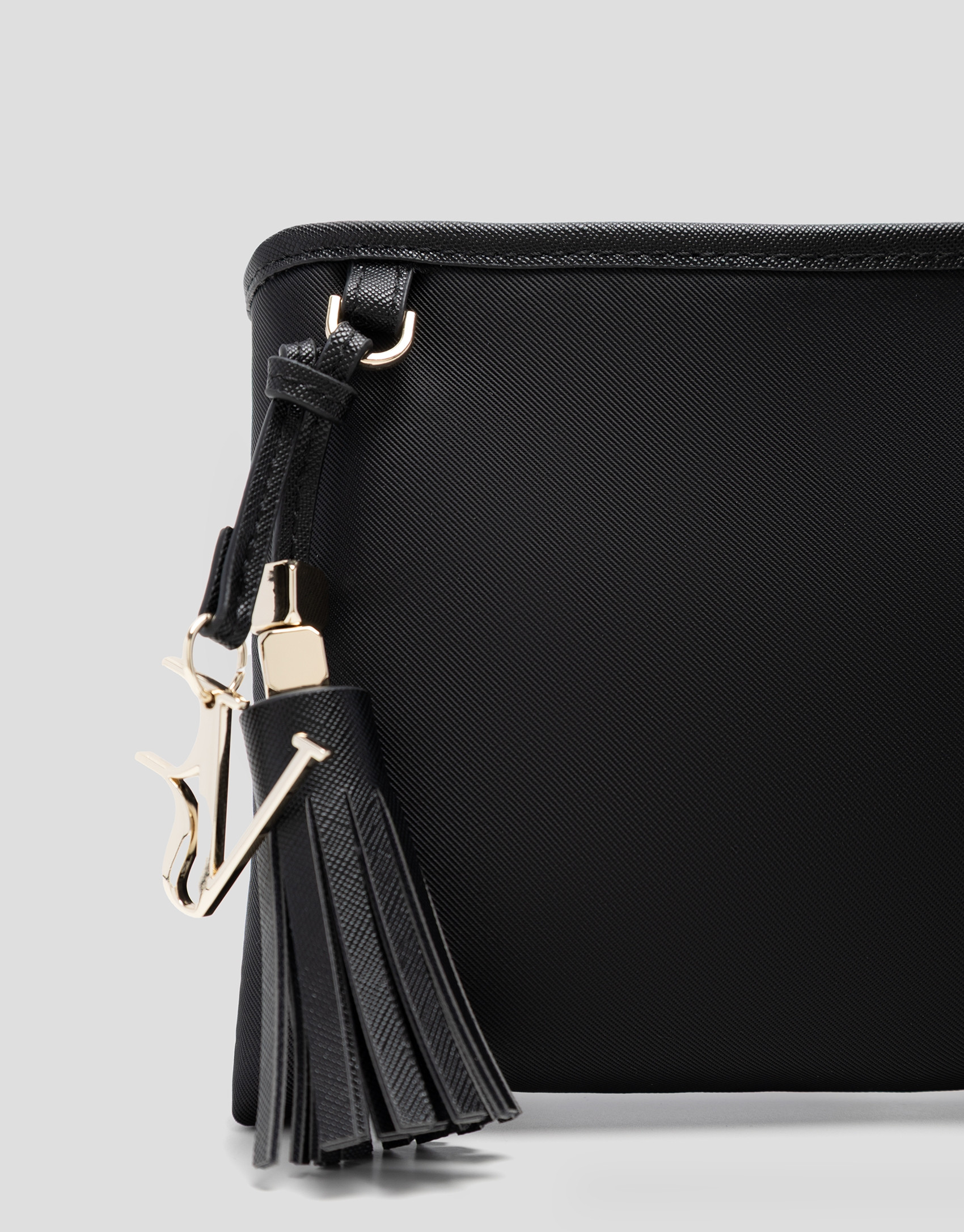 Dafne Messenger shoulder bag in black nylon | Roberto Verino