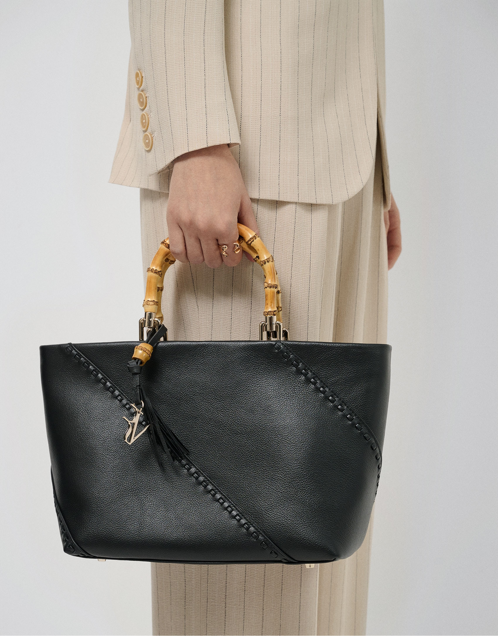 Bolso de mano Clara Satchel piel negra - Mujer | Roberto Verino