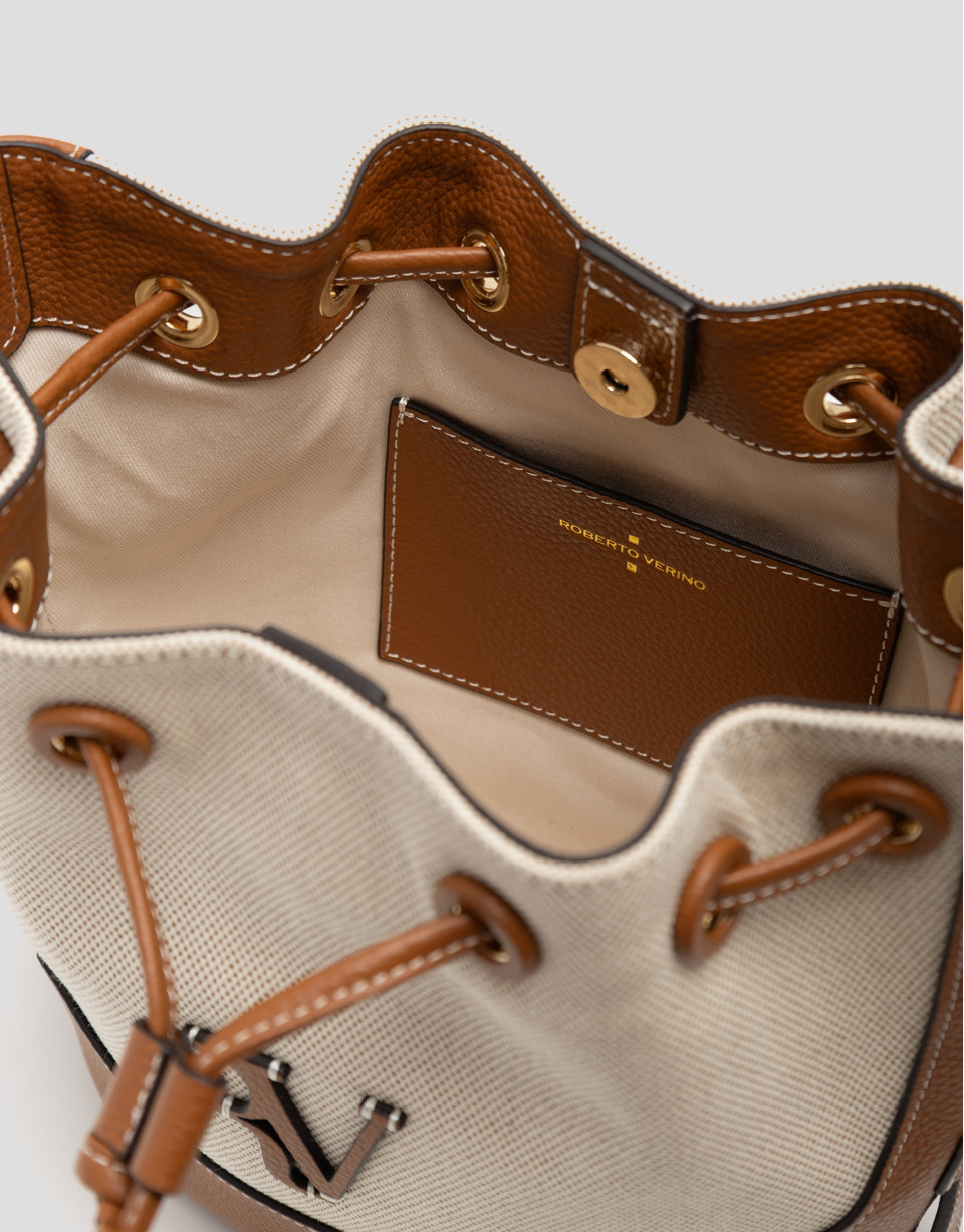 Bolso de hombro Iera Bucket lona y piel cámel | Roberto Verino