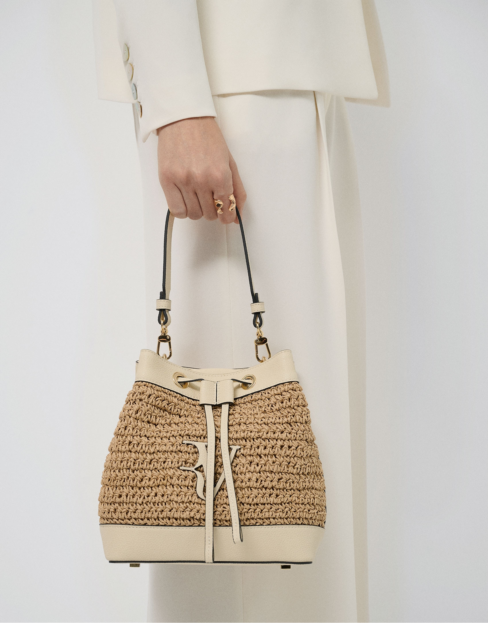 Jimena Bucket clutch bag in ecru - Woman | Roberto Verino