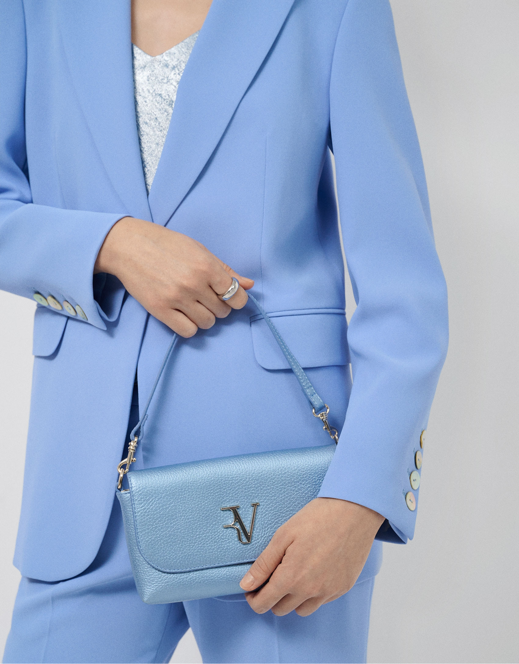 Bolso de mano Rita Metal azul - Mujer - PV2026 | Roberto Verino