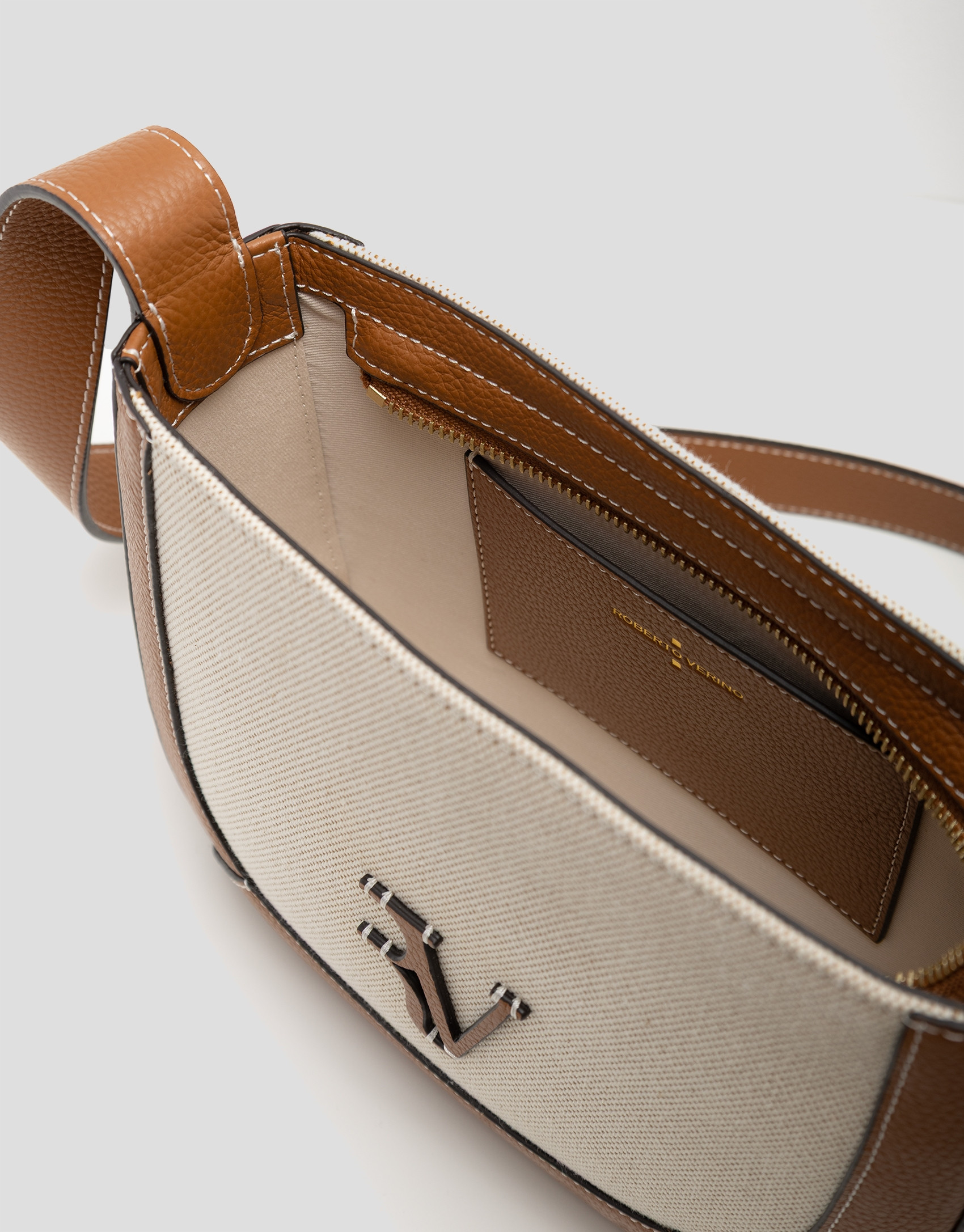 Bolso bandolera Iera Crossbag lona y piel cámel | Roberto Verino