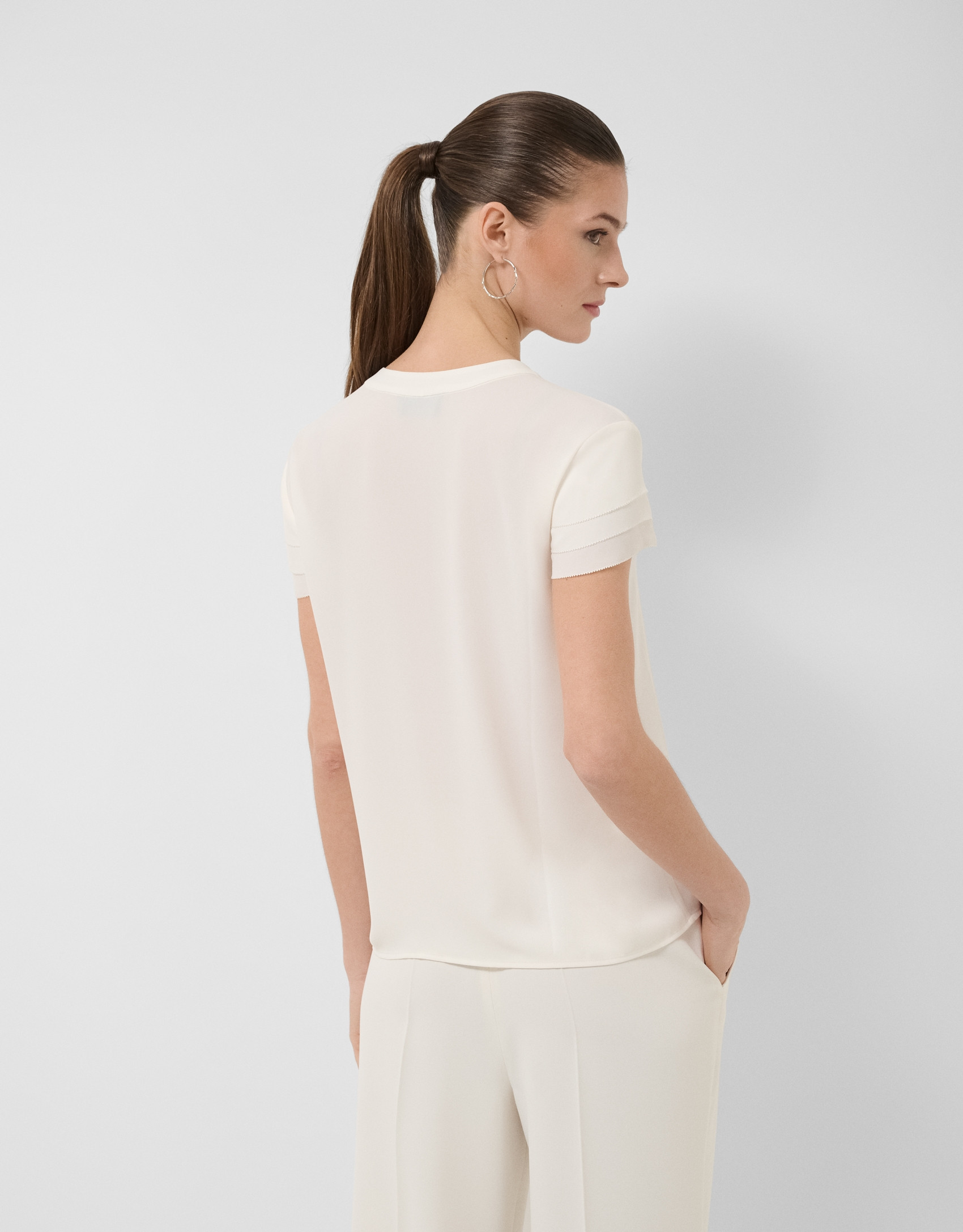 Blusa manga corta con volantes crudo - Mujer | Roberto Verino