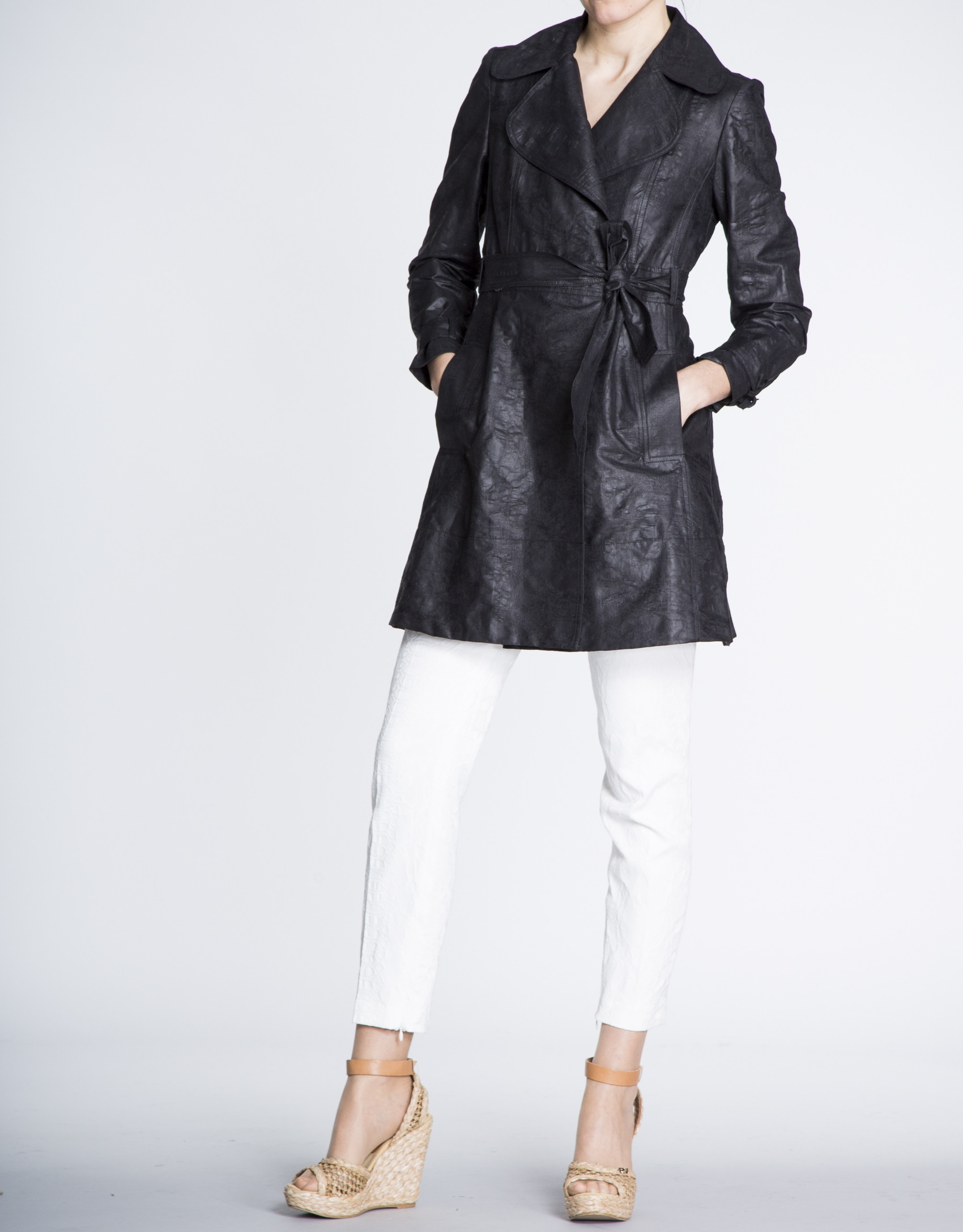 Black tech flowing trench 