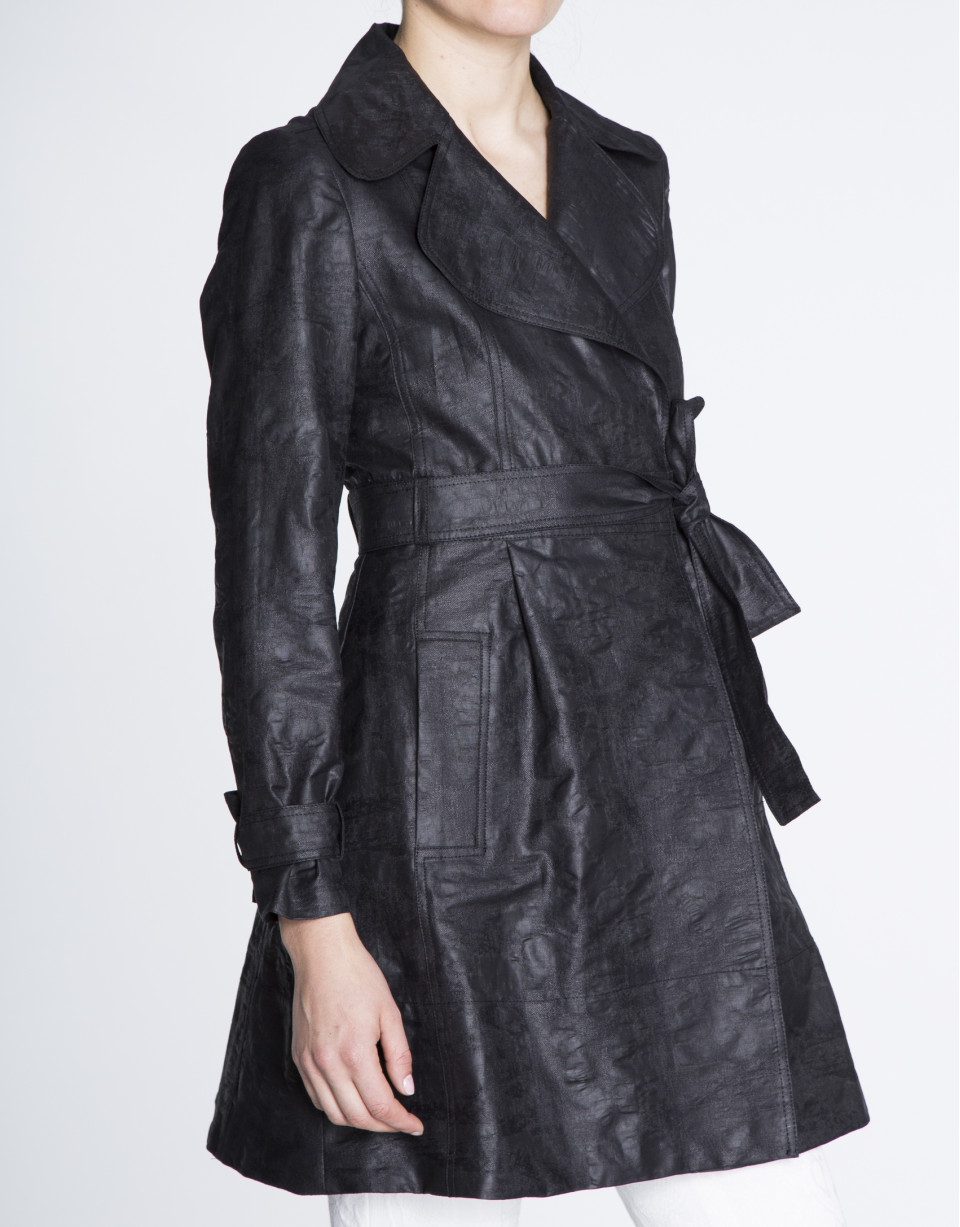 Black tech flowing trench 