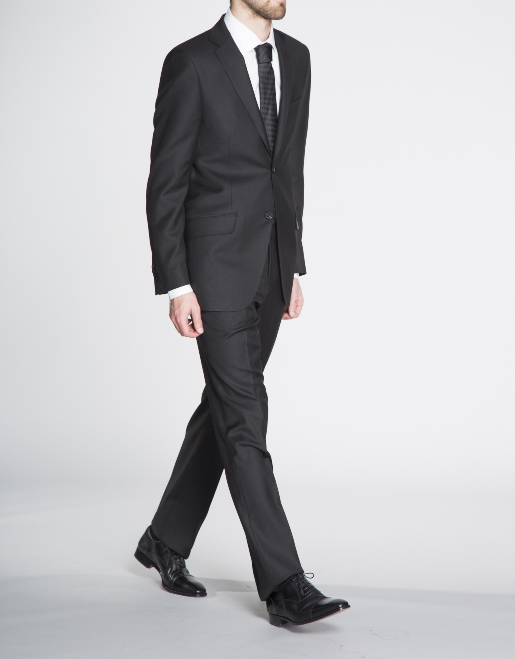 Traje negro microdibujo