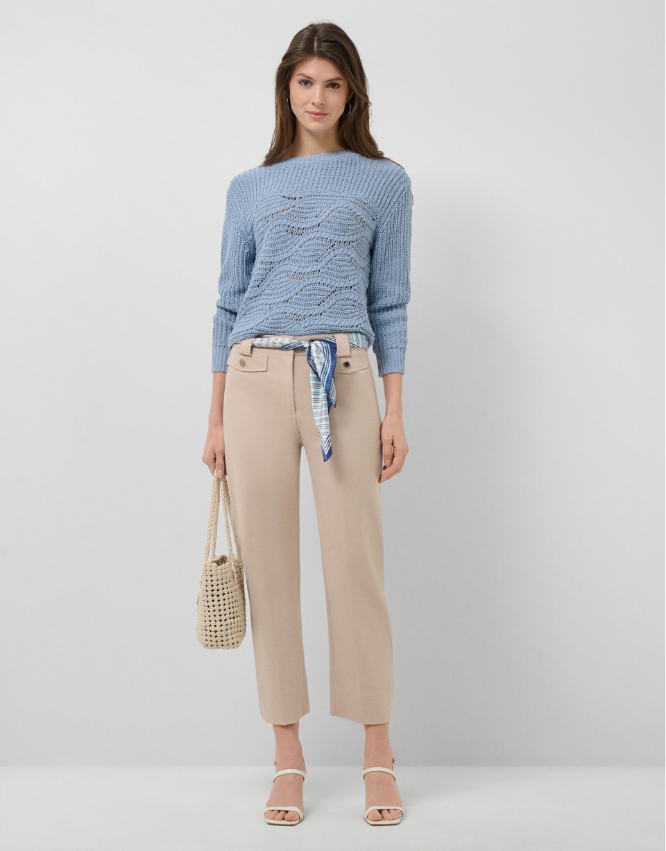 Pantalón con tapetas en tejido técnico beige | Roberto Verino