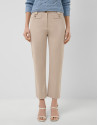 Pantalón con tapetas en tejido técnico beige | Roberto Verino
