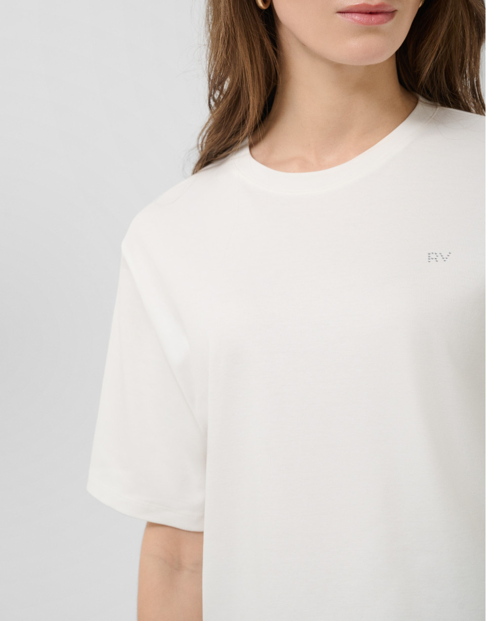 White oversized T-shirt with rhinestones on ... | Roberto Verino