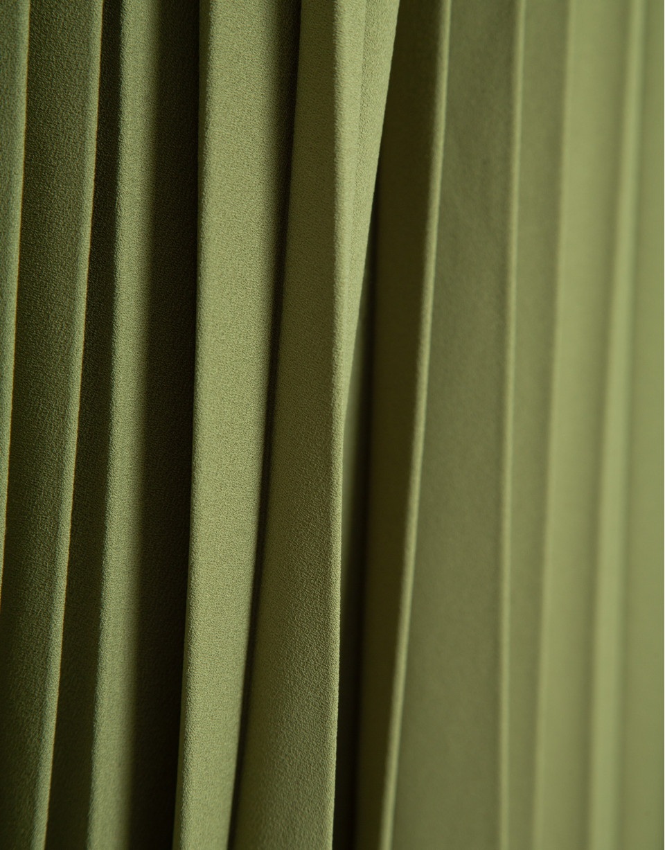 Moss green pleated skirt - Woman - SS2026 | Roberto Verino