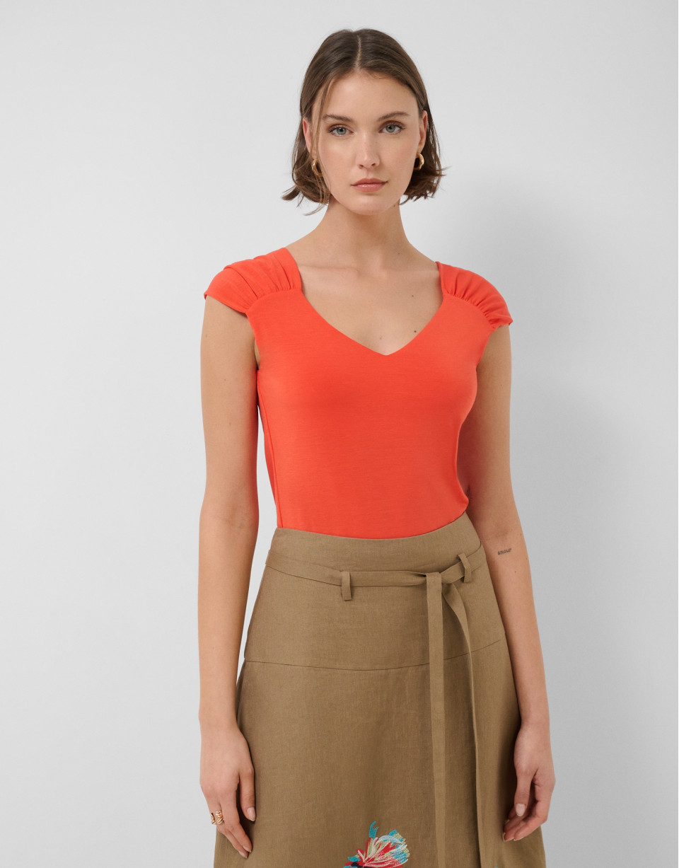 Camiseta hombro fruncido rojo coral - Mujer | Roberto Verino