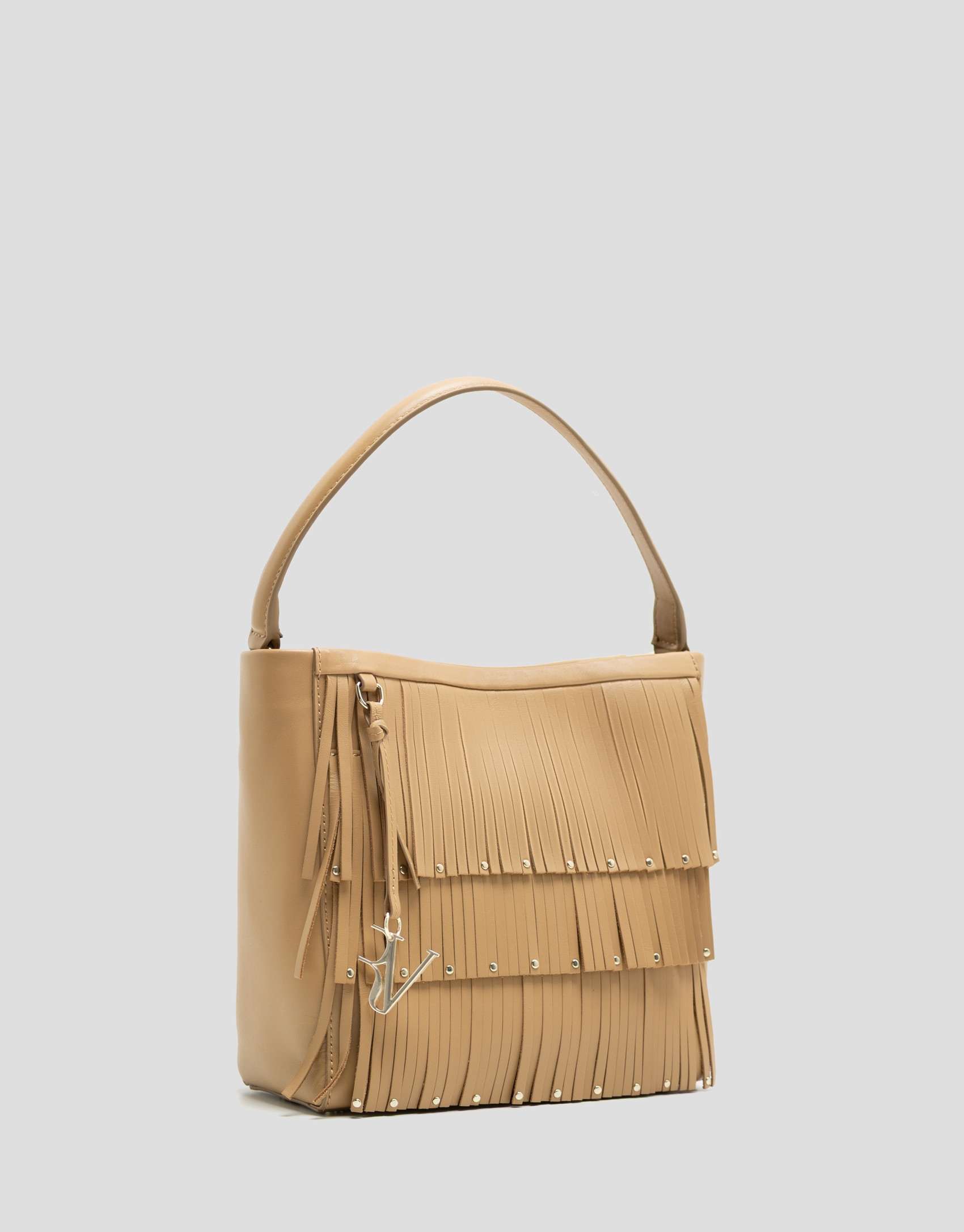 Chloe Bucket Bag in hazelnut leather with fringe | Roberto Verino