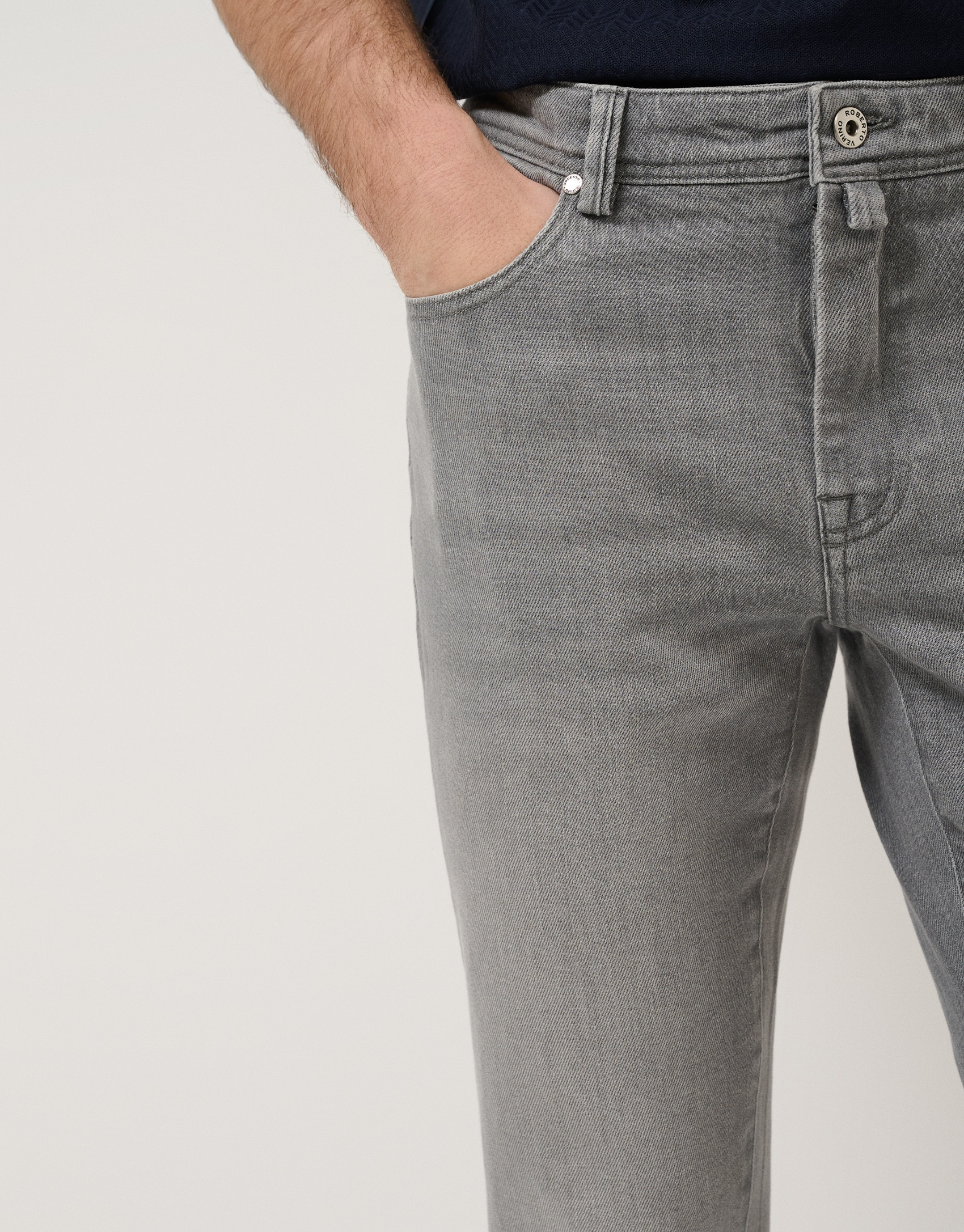 Pantalón vaquero denim slim gris claro | Roberto Verino