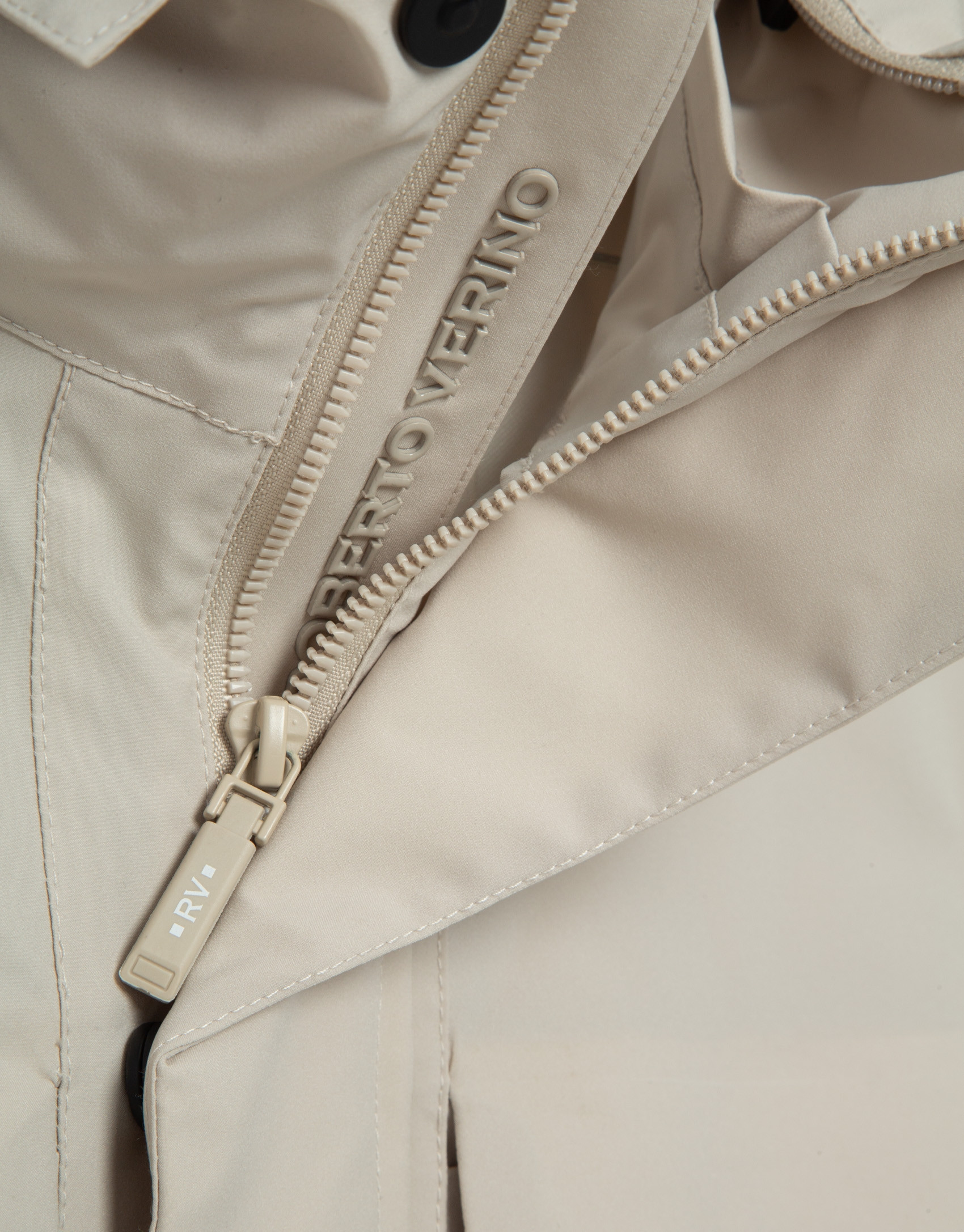 Parka larga color crudo - Hombre - PV2026 | Roberto Verino