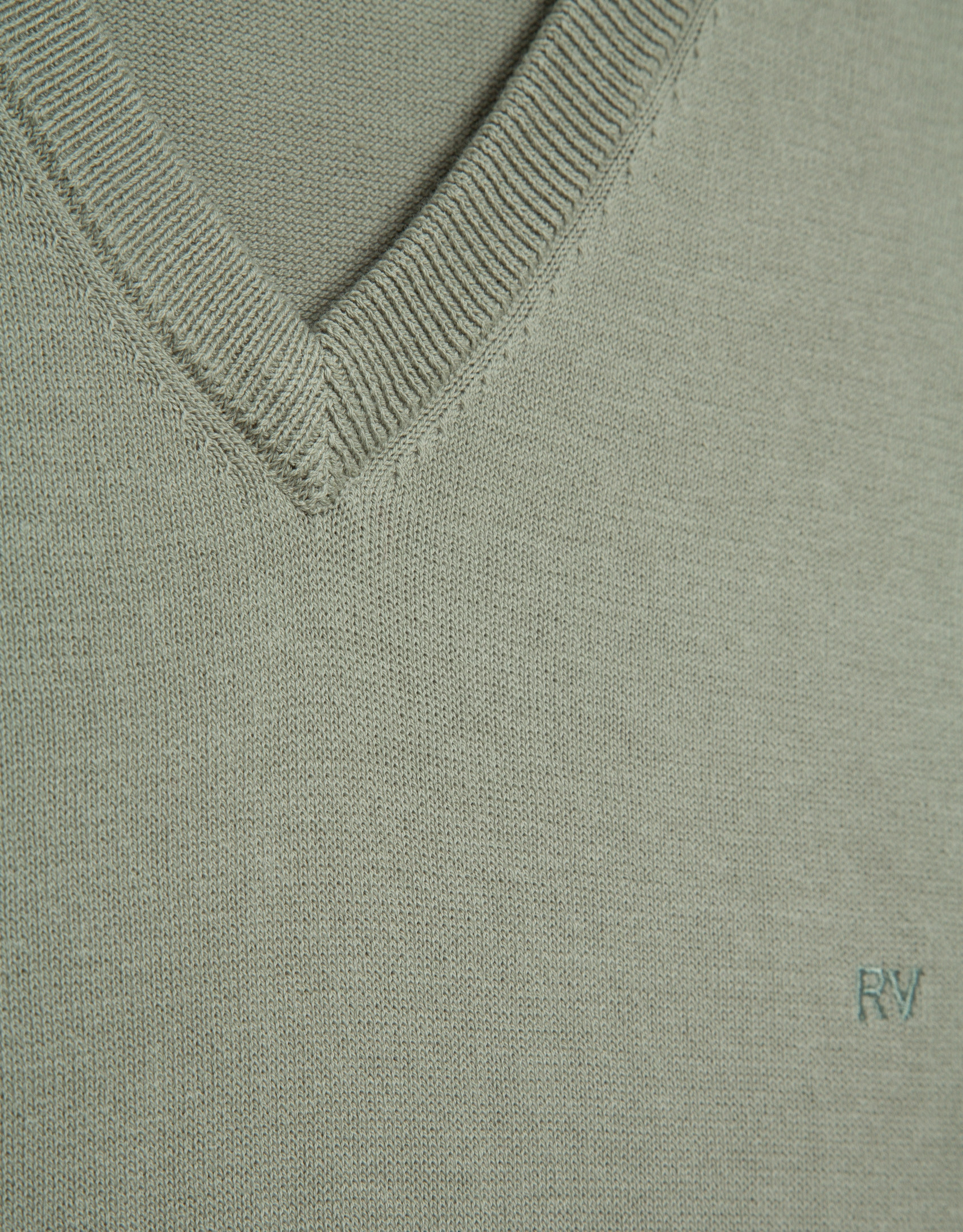 Jersey cuello pico high twist caqui claro | Roberto Verino