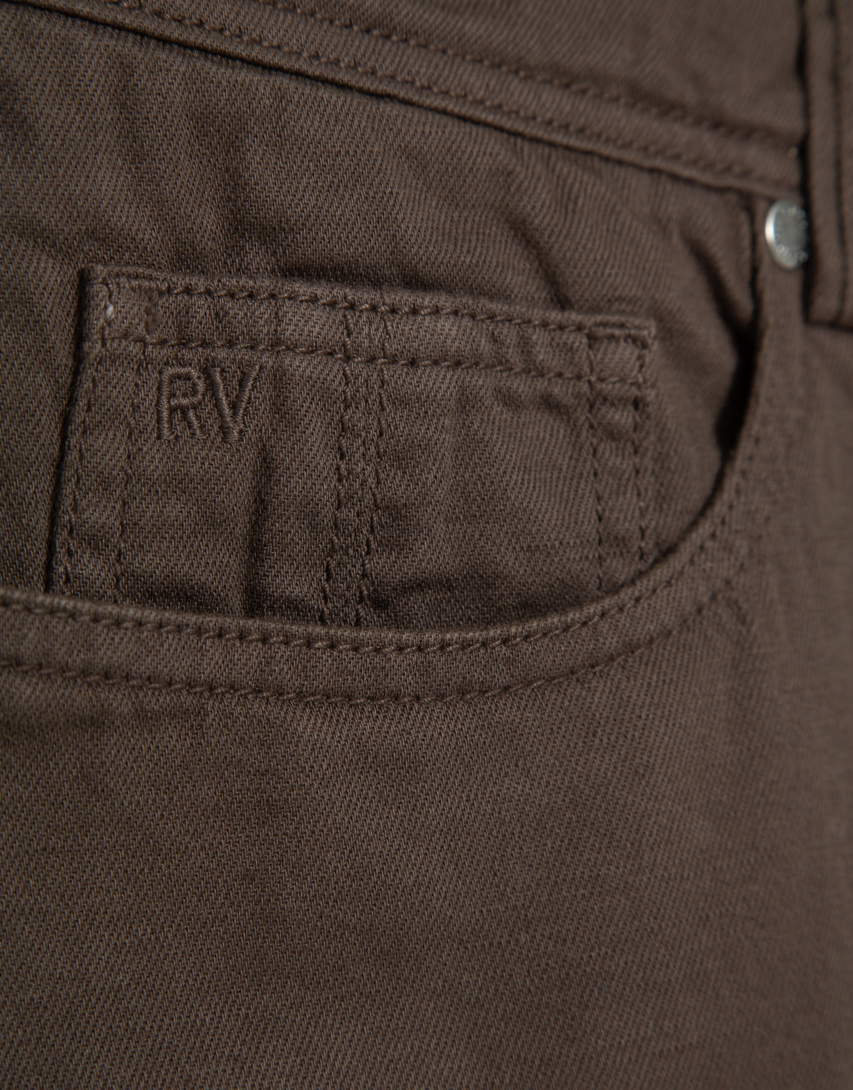 Pantalón cinco bolsillos sarga tintada marrón | Roberto Verino