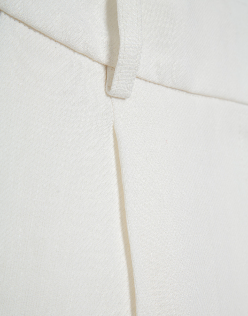 Wide-leg trousers with pleats in off-white ... | Roberto Verino