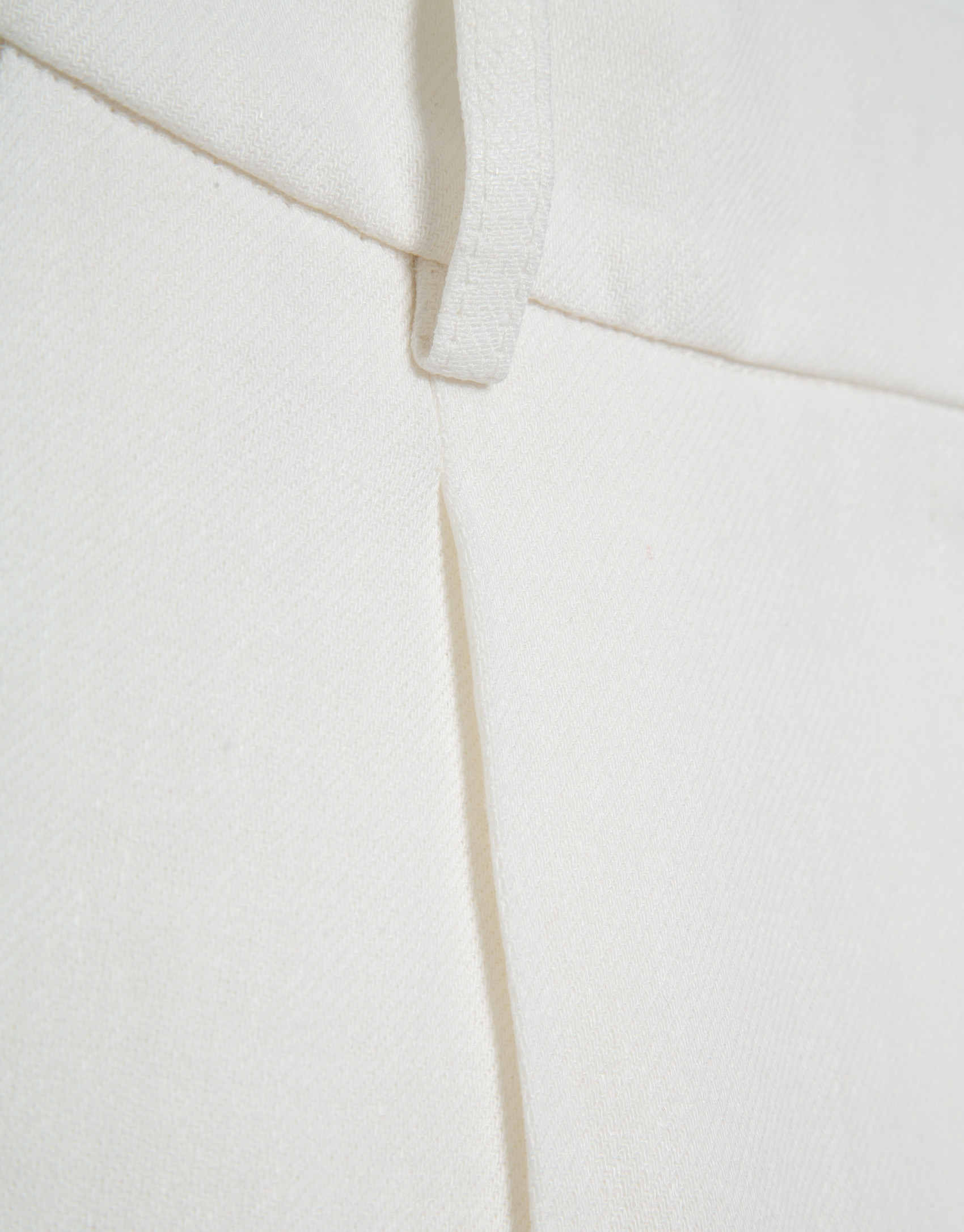 Wide-leg trousers with pleats in off-white ... | Roberto Verino