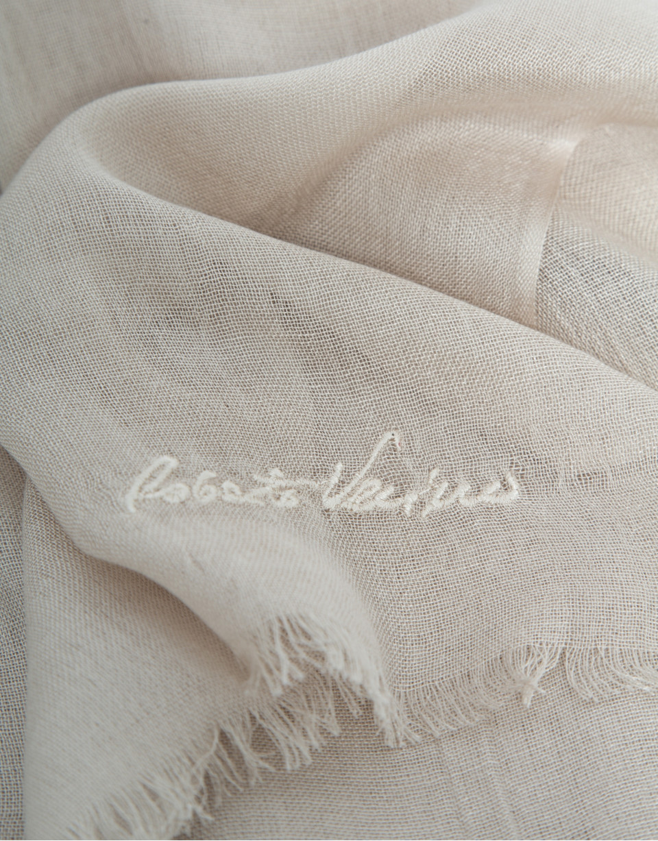 Fular modal beige con firma bordada - Mujer | Roberto Verino