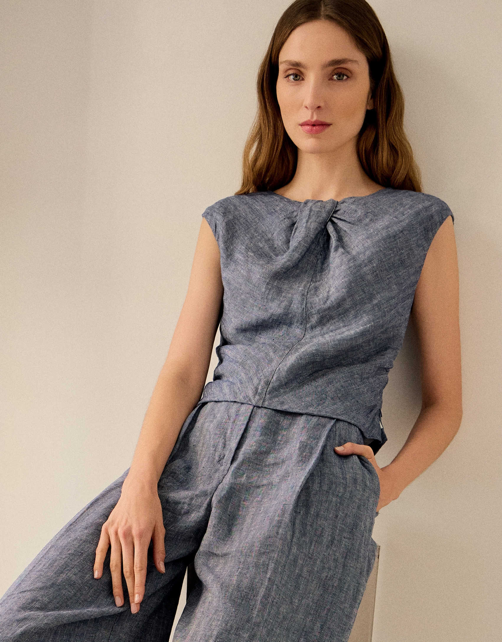 Blue linen gathered sleeveless blouse - Woman | Roberto Verino