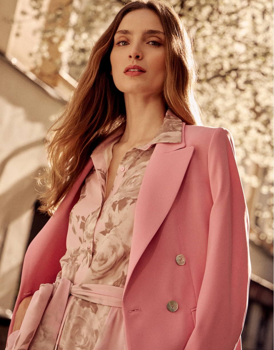 Blazer cruzada crepé rosa - Mujer - PV2026 | Roberto Verino