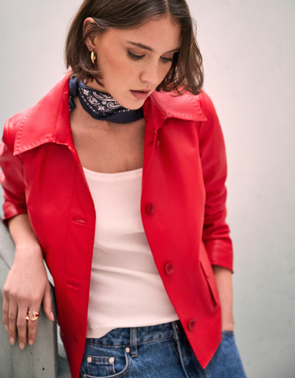 Chaqueta napa roja con pespuntes - Mujer | Roberto Verino