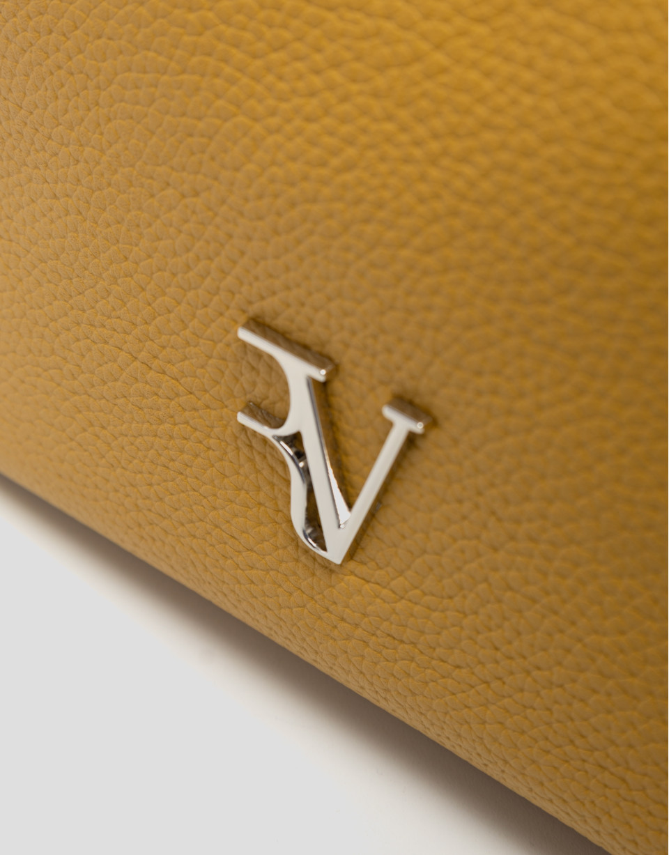 Megan Messenger mustard leather shoulder bag | Roberto Verino