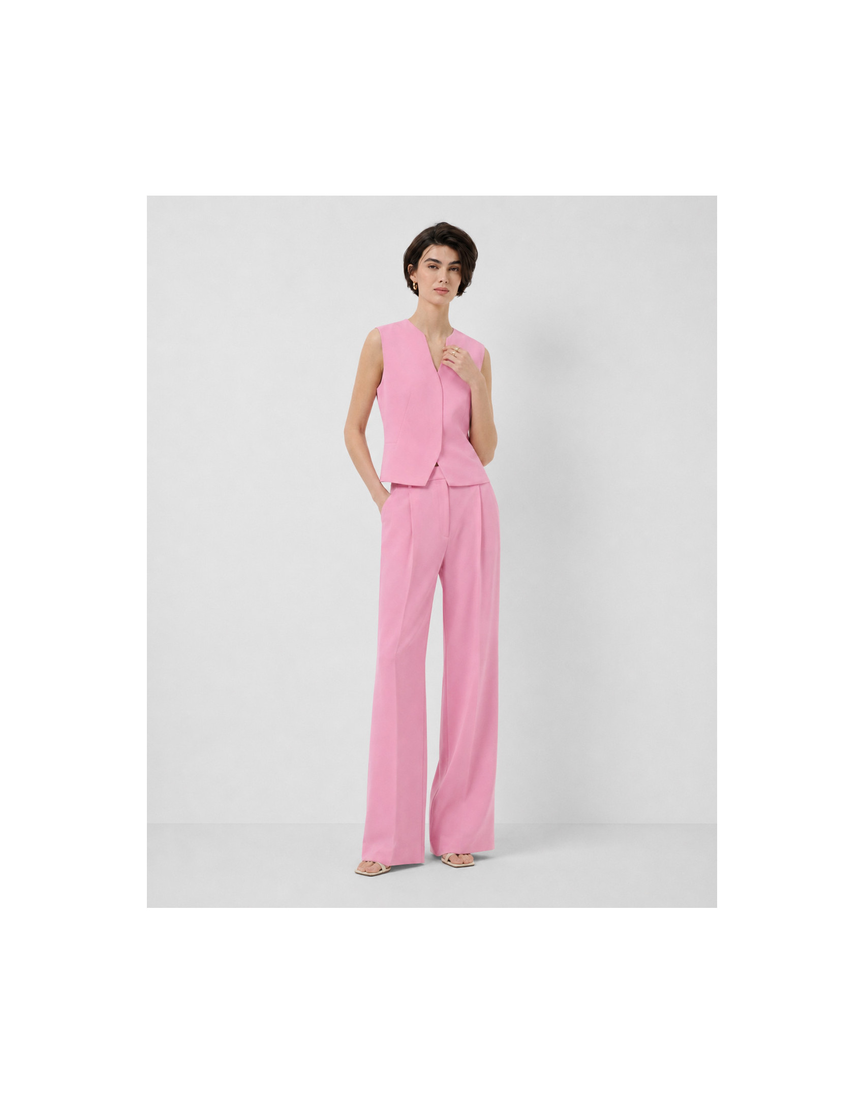 Structured pink crepe top - Woman - SS2026 | Roberto Verino