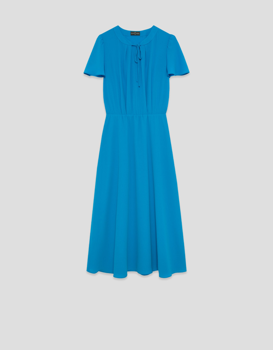 Vestido midi fruncido azul con manga capa | Roberto Verino