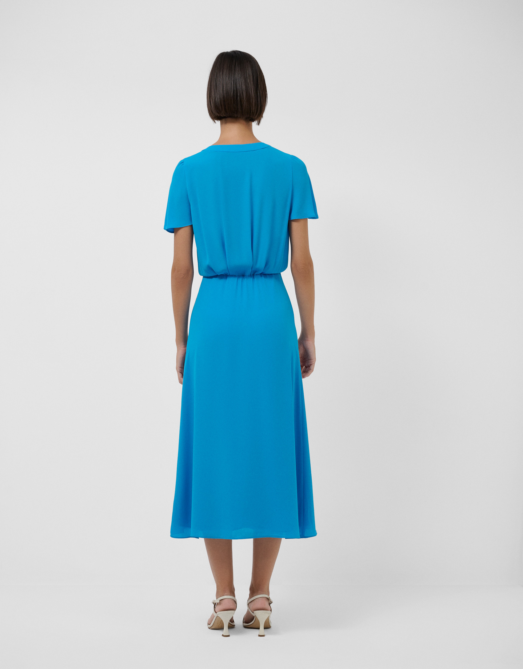 Vestido midi fruncido azul con manga capa | Roberto Verino