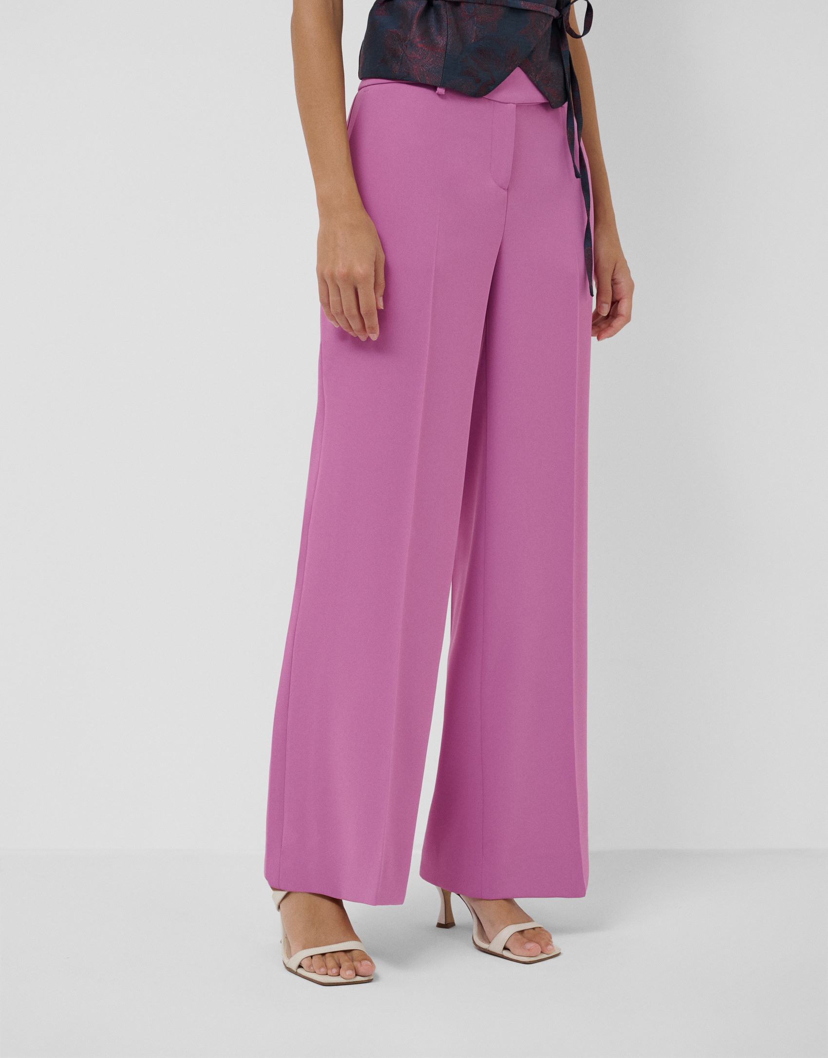 Pantalón recto crepe rosa - Mujer - OI2026 | Roberto Verino