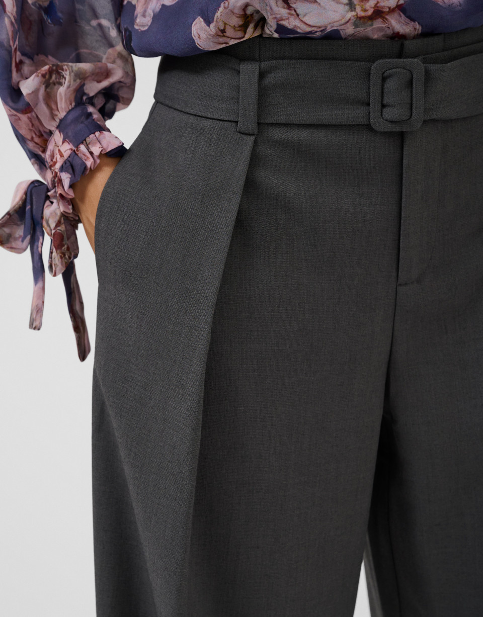 Wide-leg pants with pleats in anthracite gray... | Roberto Verino