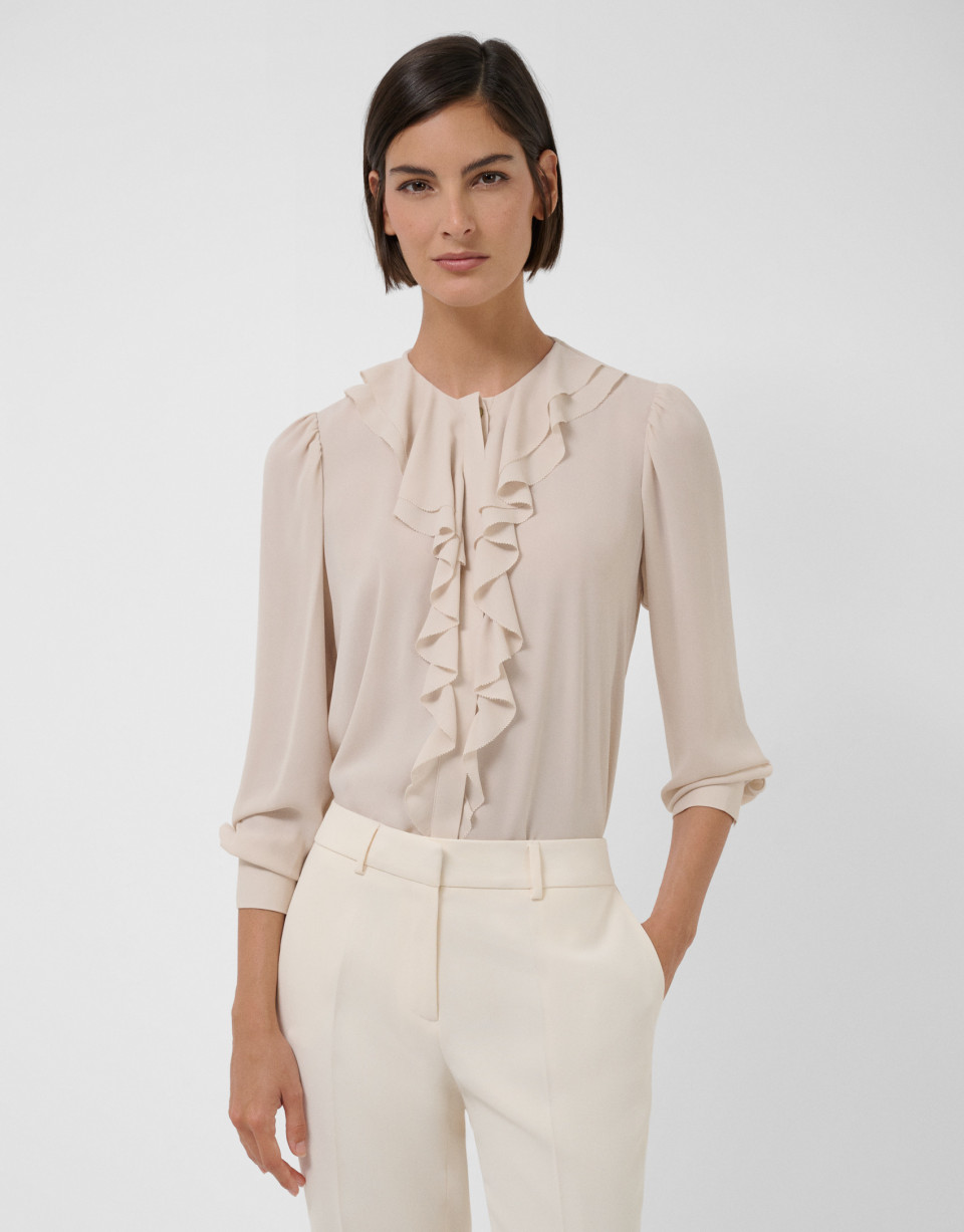 Ecru fluid blouse with ruffles on the chest | Roberto Verino
