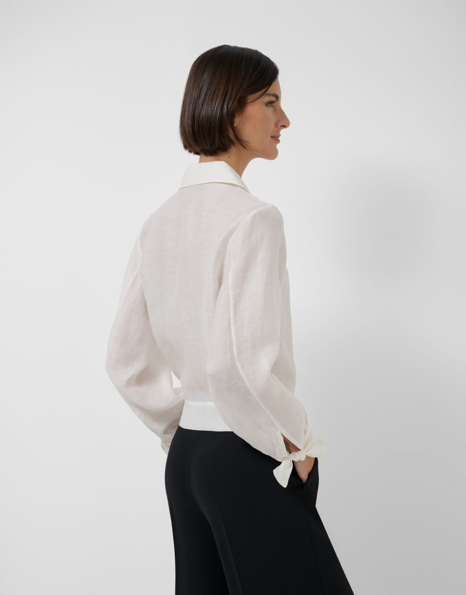 Cropped shirt with tie waist in white linen | Roberto Verino