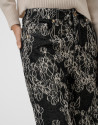 Pantalón vaquero ancho negro con jacquard crudo | Roberto Verino