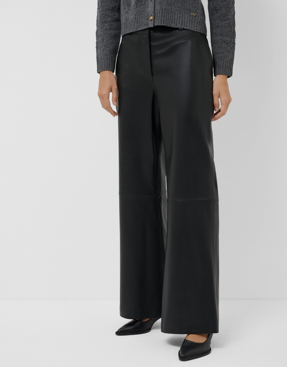 Straight black nappa trousers - Mujer - AW2026 | Roberto Verino