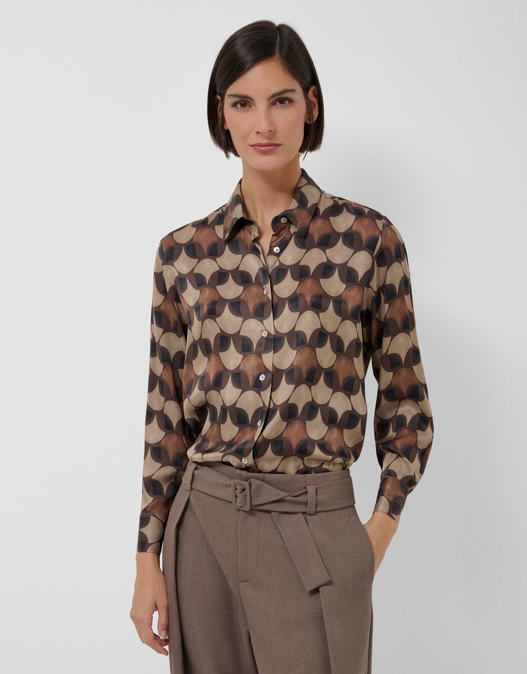 Men's shirt with geometric print in brown tones | Roberto Verino