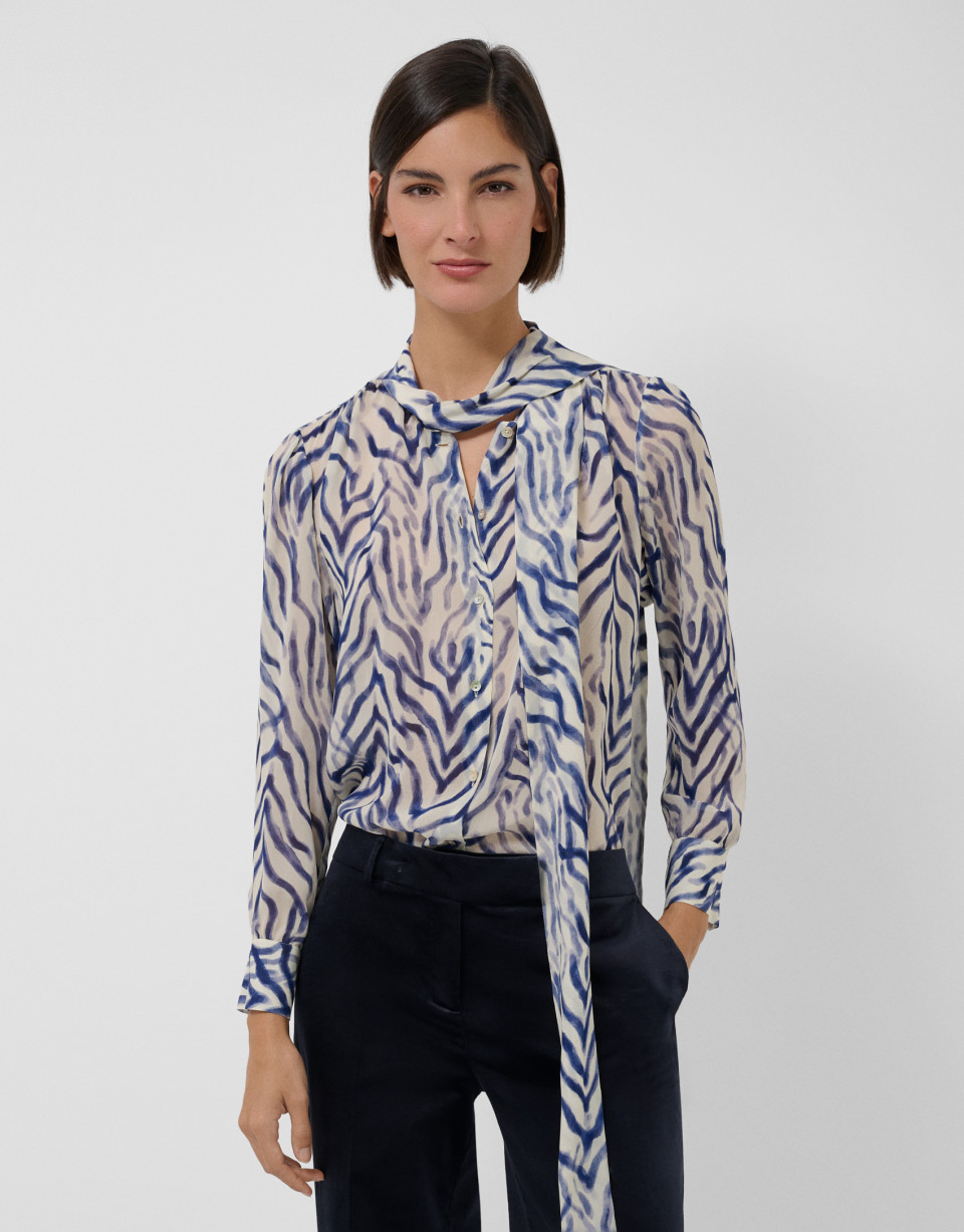 Blue animal print blouse with bow collar | Roberto Verino