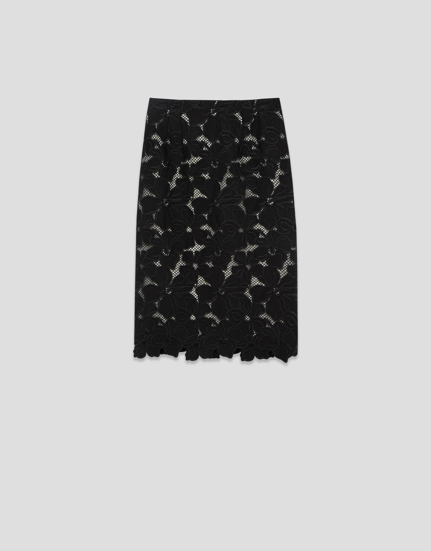 Pencil skirt in black embroidered and die-cut... | Roberto Verino