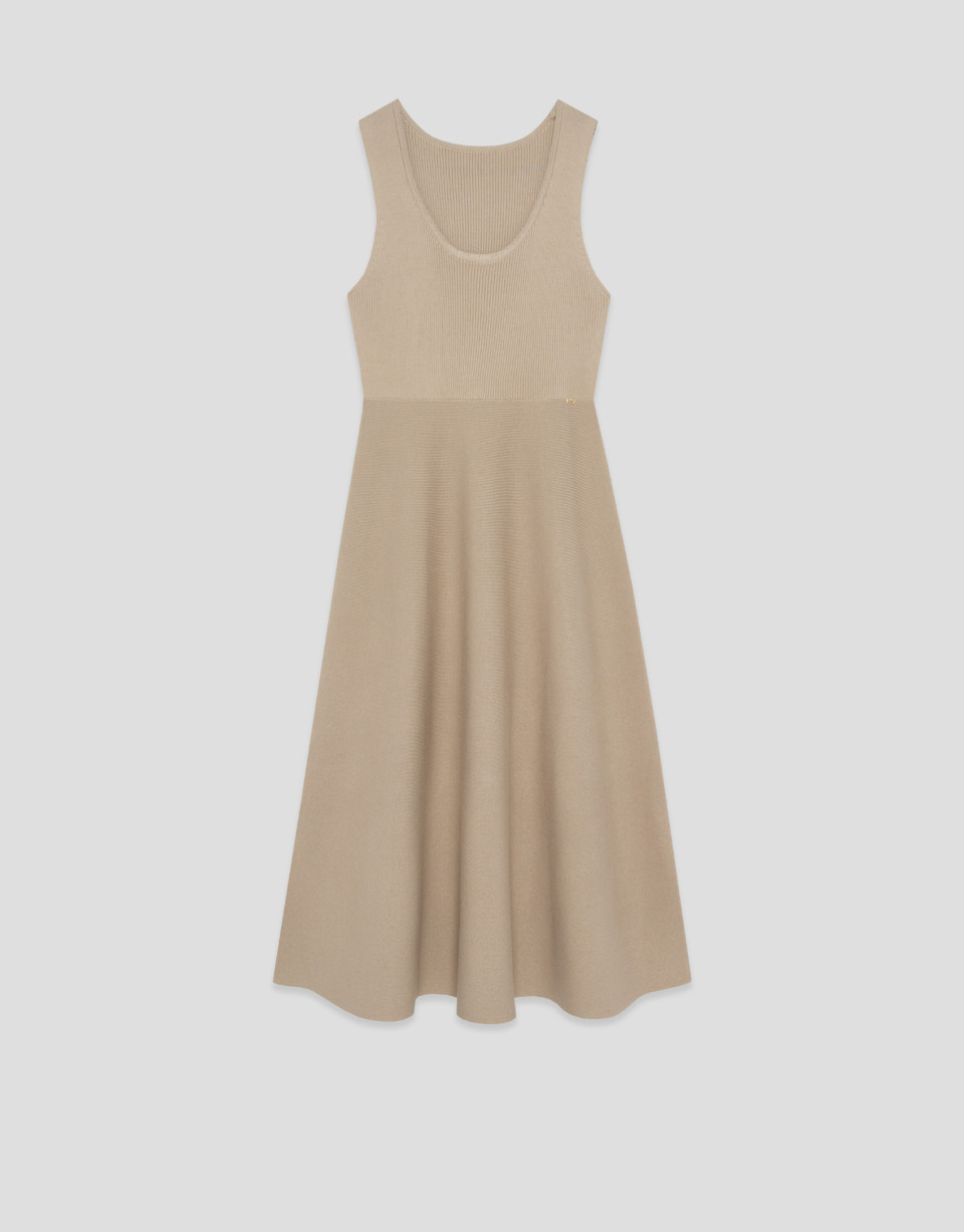 Beige fitted knit sleeveless midi dress - Mujer | Roberto Verino